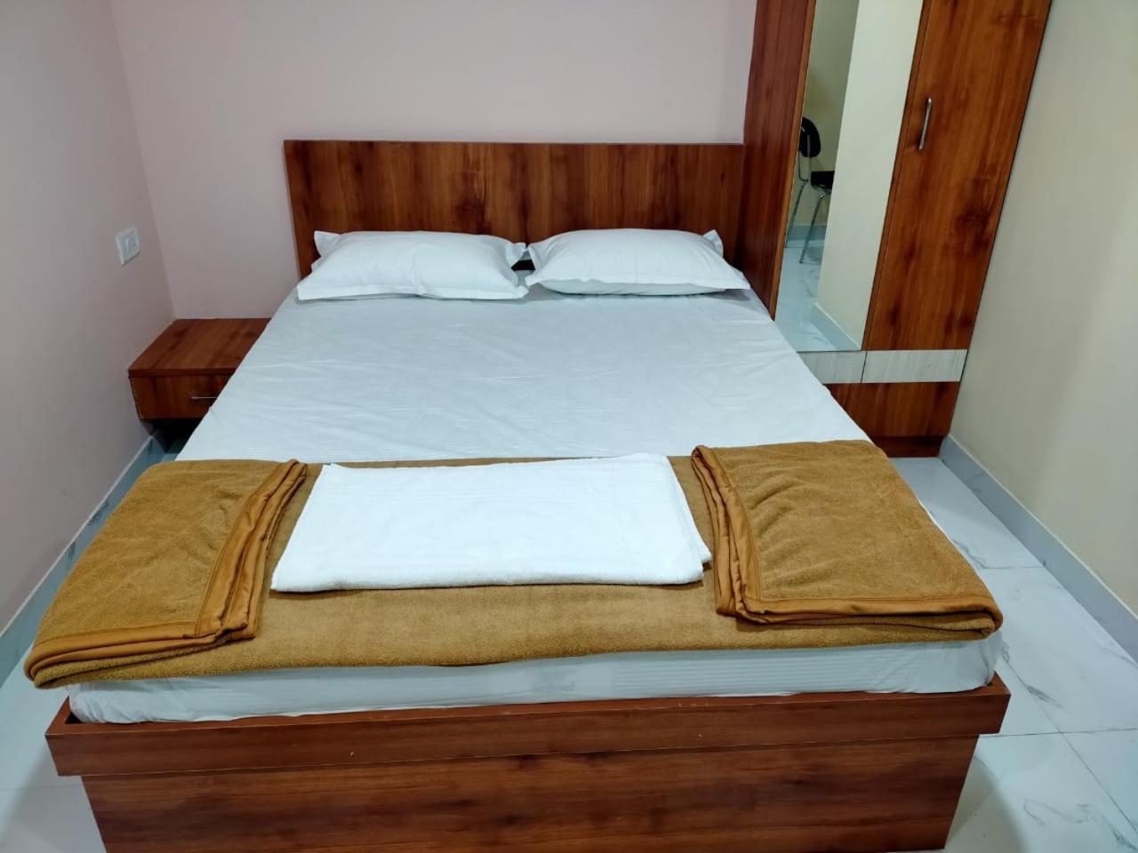 Mandara Comforts Hotel Bangalore Exteriör bild